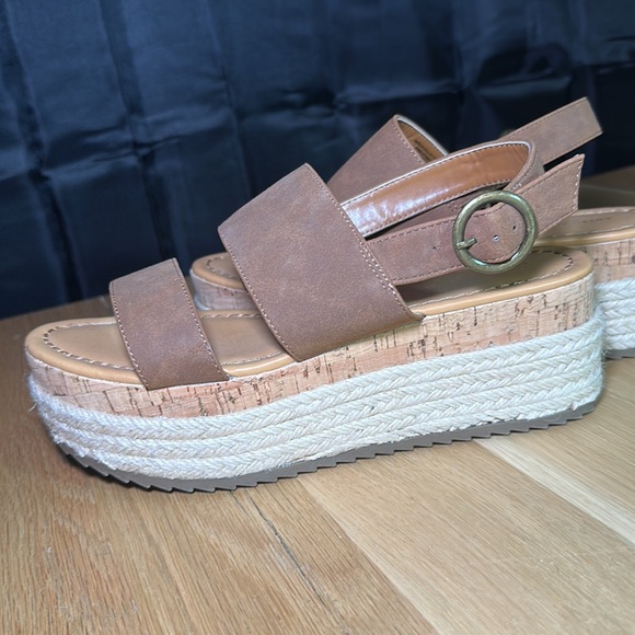 American Eagle brown platforms size 7 - Picture 4 of 4